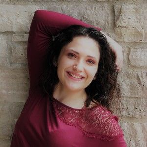 Meet your Posher, Kira